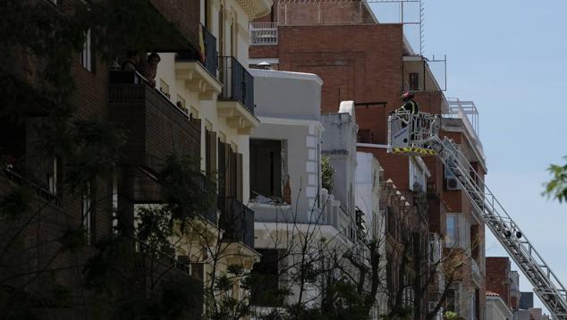 Estado en el que ha quedado el edificio de la calle Ayala.