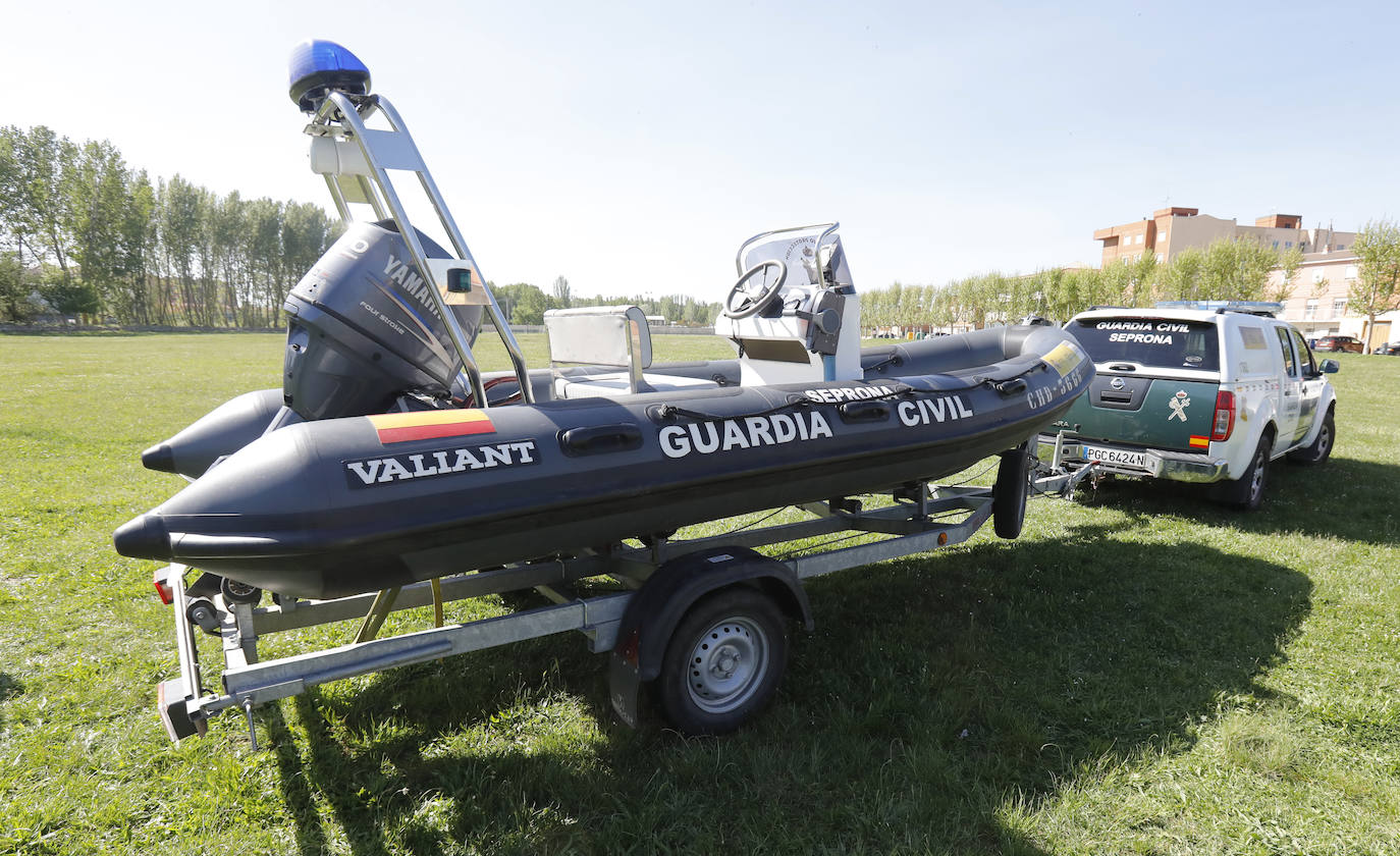 Los alumnos disfrutan con el material y los vehículos que utiliza la Guardia Civil en su cometido