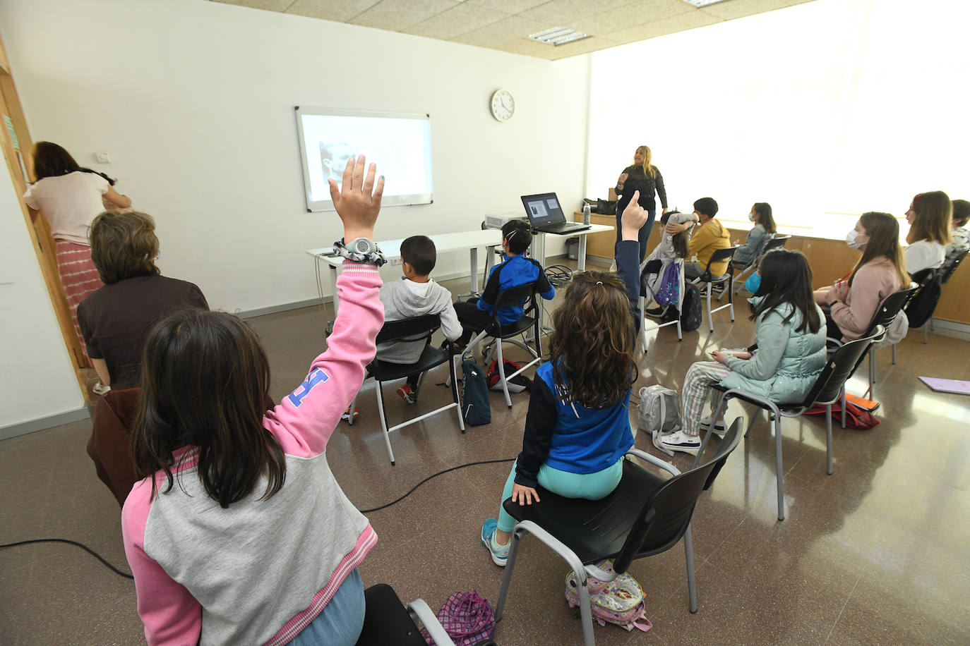 Taller de radio, en el Centro Cívico Canal de Castilla. 