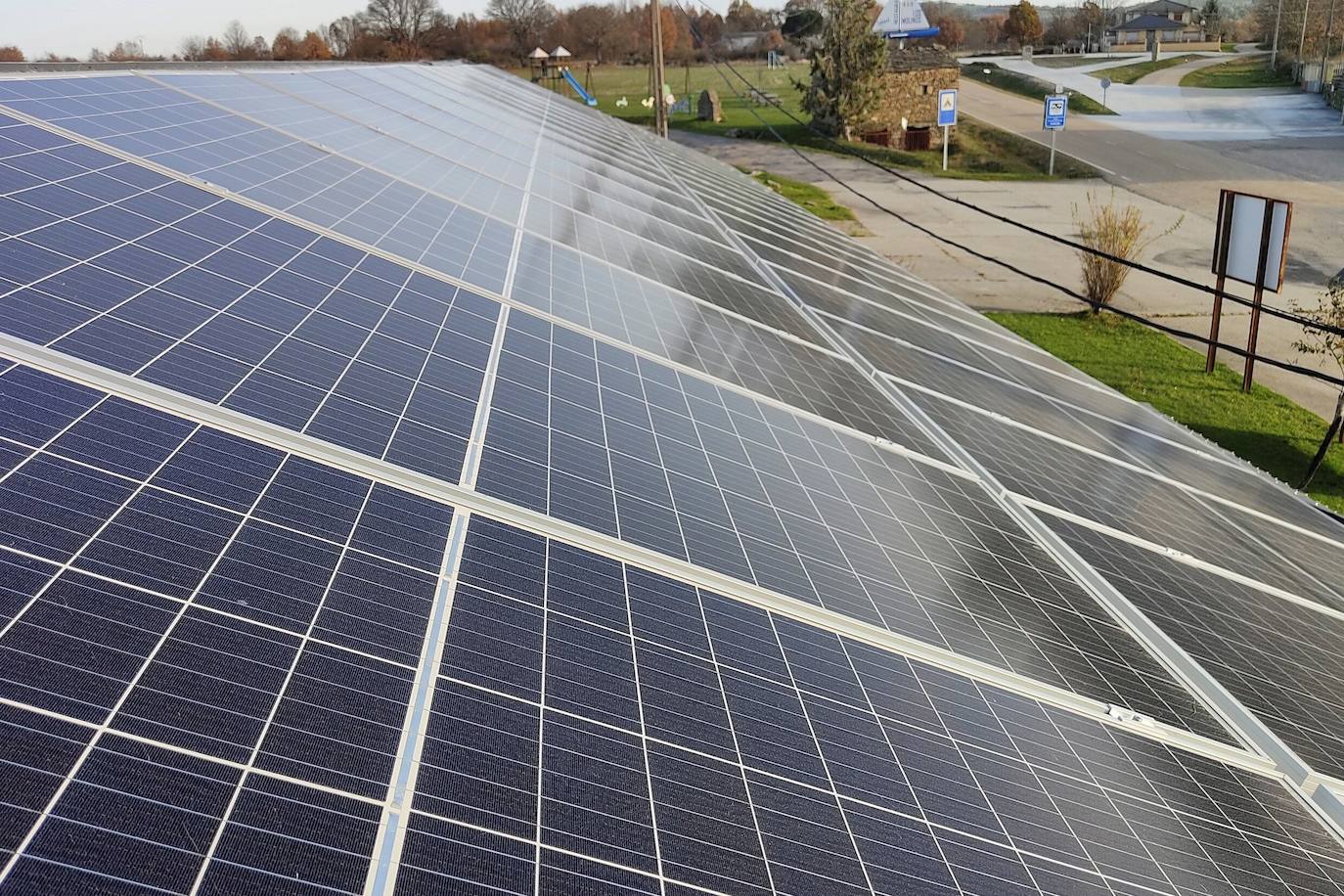 El TSJ tumba el proyecto municipal de un megaparque solar en Paredes de Nava