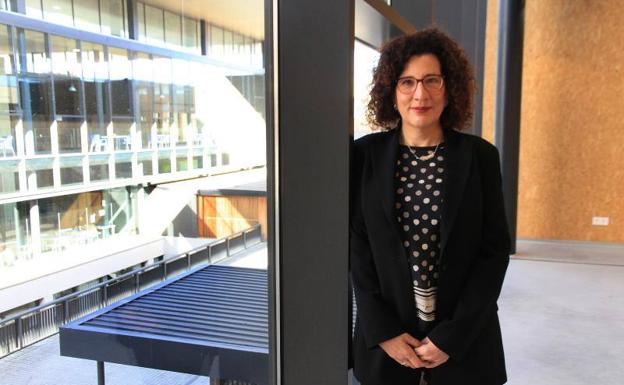 La profesora Amelia García Garrosa.