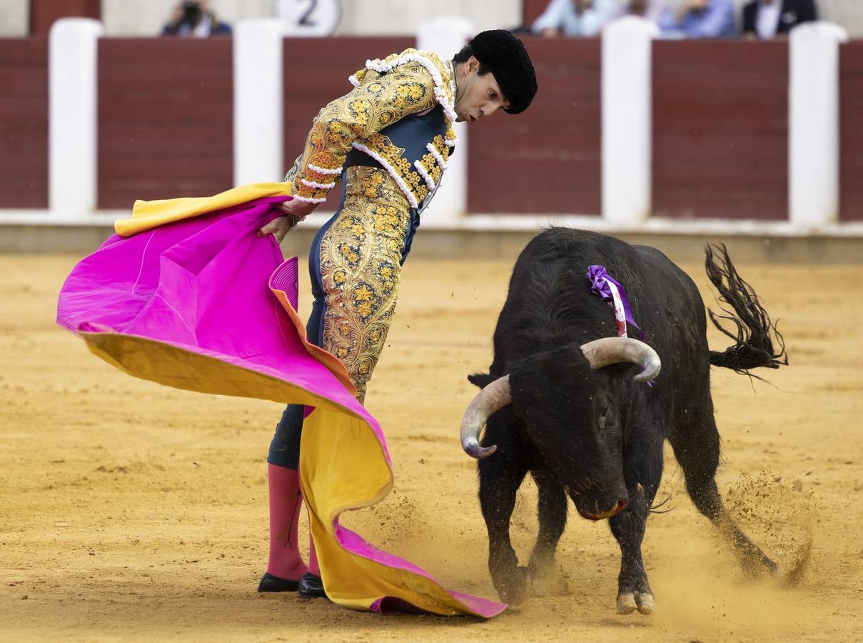 Fotos: Roca Rey y Tomás Rufo abren la puerta grande en Valladolid (1/3)