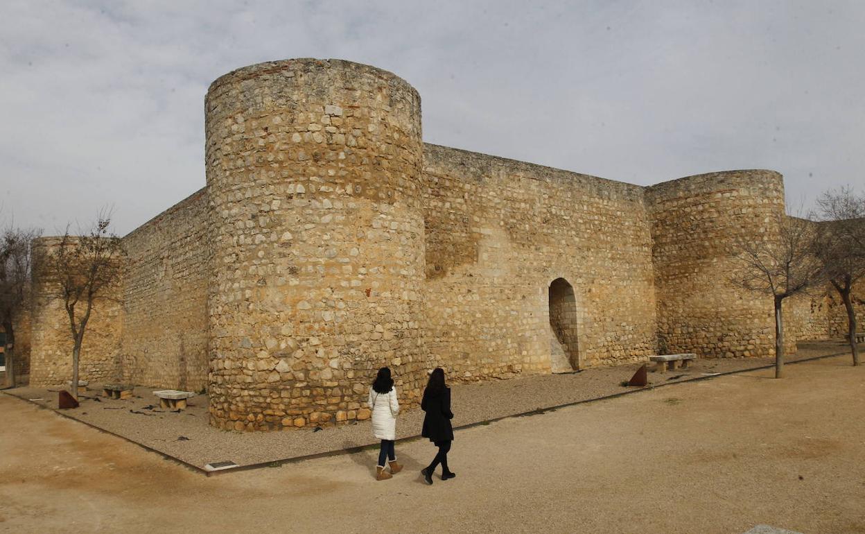 Alcázar de Toro. La fortaleza que defiende Toro sobre la ribera del río Duero, en la que vivieron los Reyes Católicos.