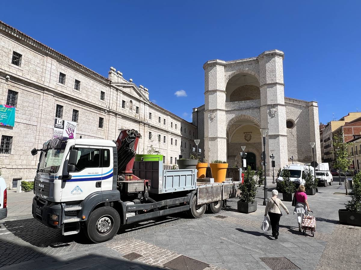 Fotos: Macetas gigantes para crear espacios verdes en el centro de Valladolid