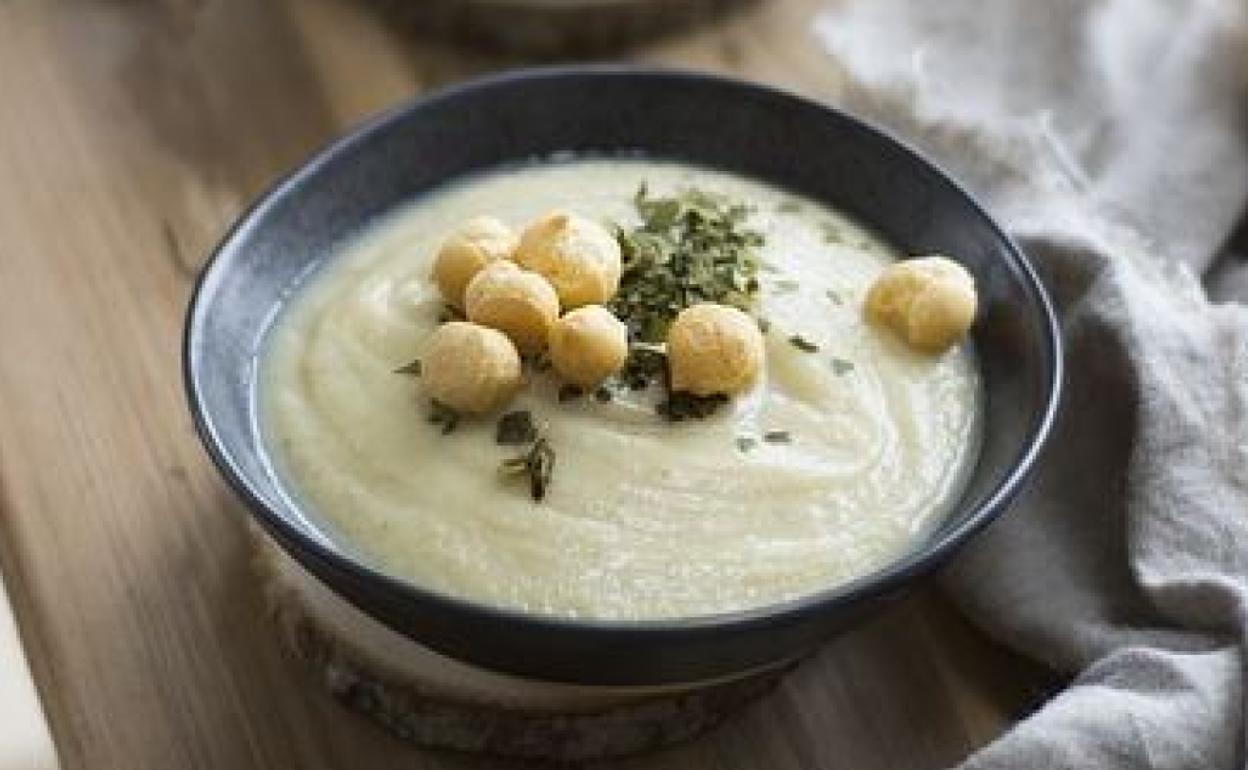 Receta de crema de coliflor con garbanzos