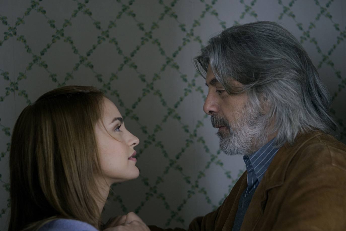 Verónica Echegui y Chete Lera, en una escena de la película 'Tocar el cielo'.