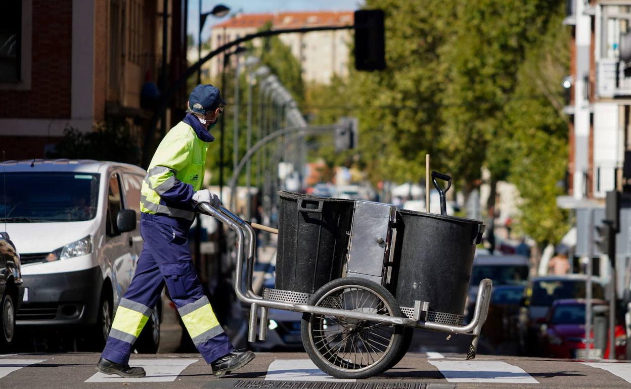 El PSOE respalda a los trabajadores del servicio de limpieza viaria en sus movilizaciones