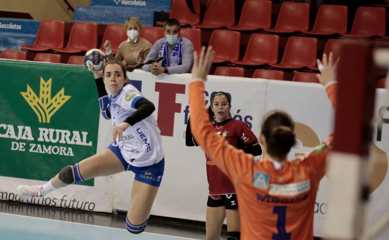 Jimena Laguna, en el partido de la primera vuelta frente al Granollers. 