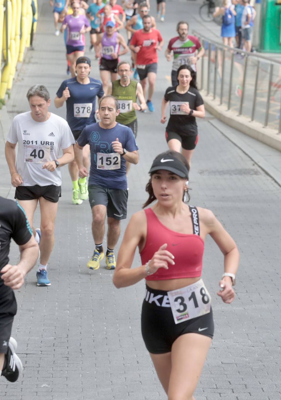 Fotos: La Carrera de La Antigua reúne a medio millar de atletas en Valladolid (1/3)