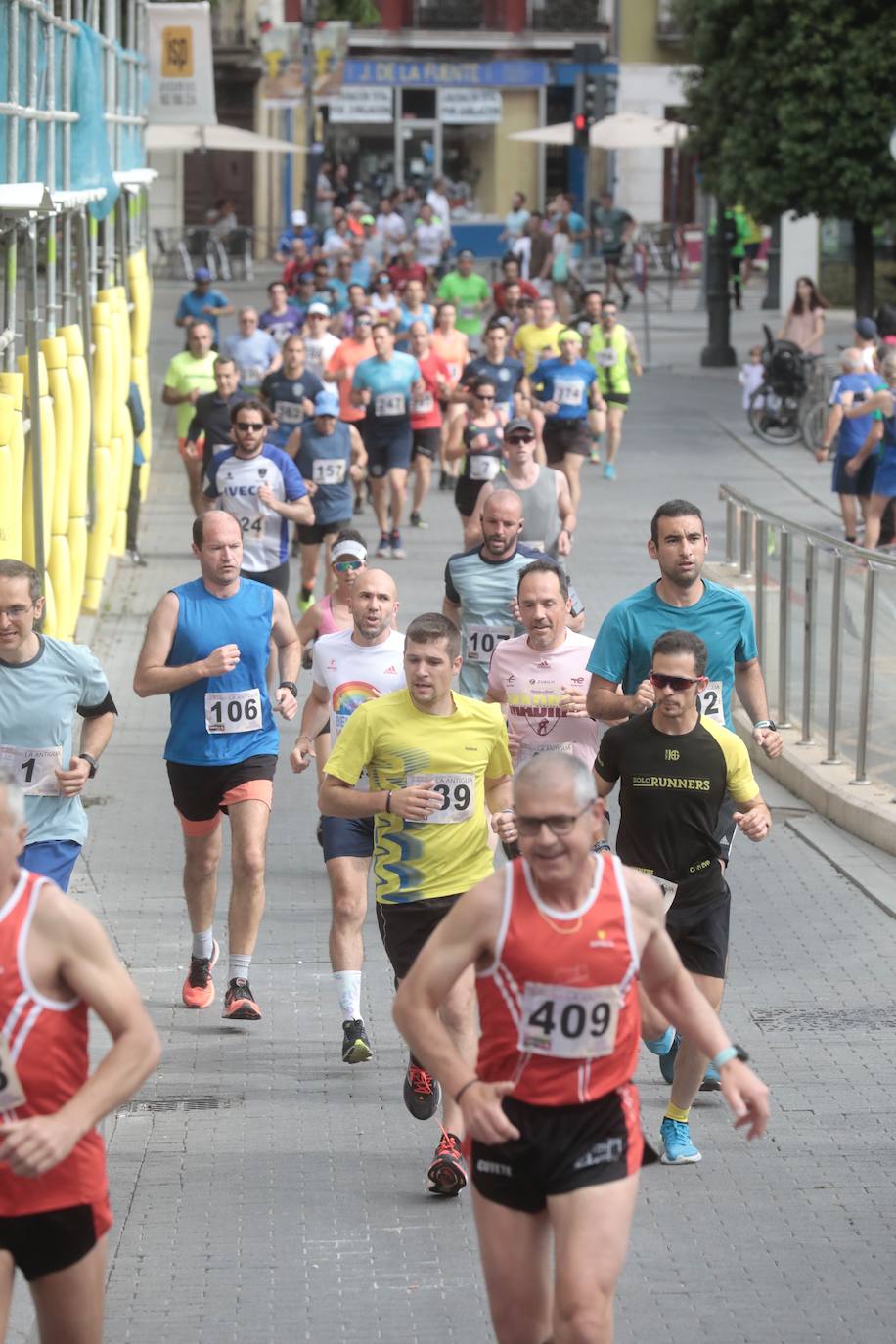 Fotos: La Carrera de La Antigua reúne a medio millar de atletas en Valladolid (1/3)