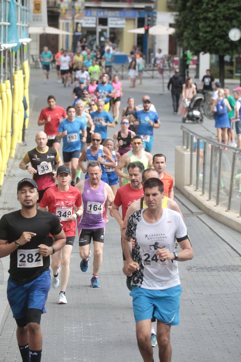 Fotos: La Carrera de La Antigua reúne a medio millar de atletas en Valladolid (1/3)