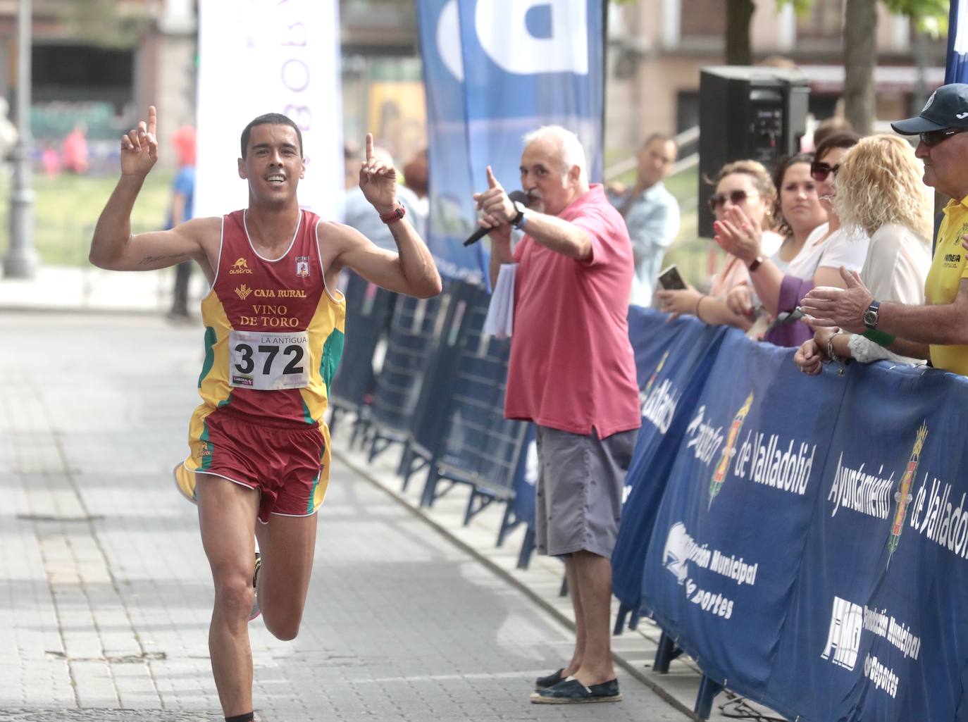 Fotos: La Carrera de La Antigua reúne a medio millar de atletas en Valladolid (1/3)
