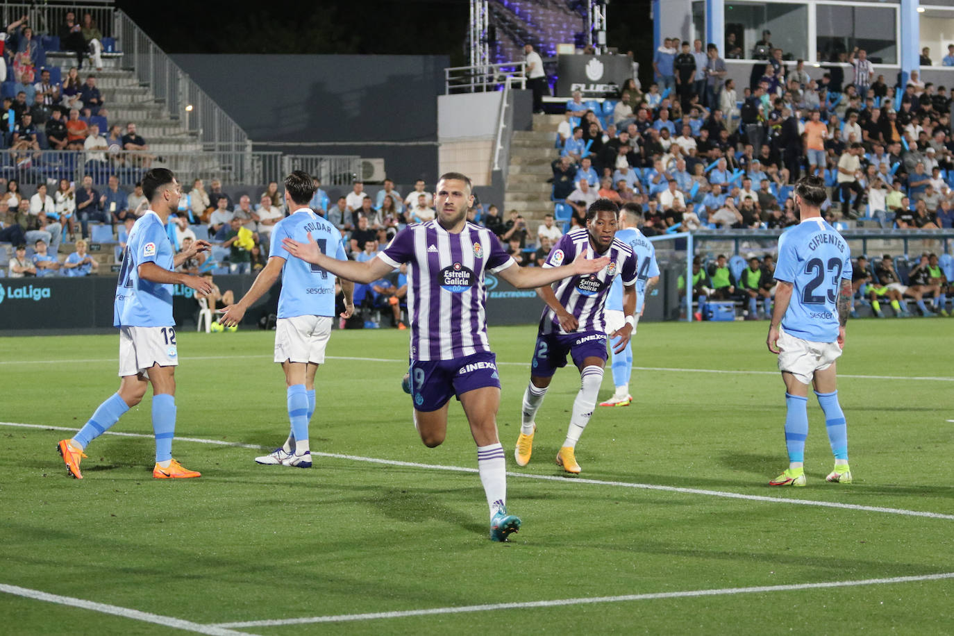 Fotos: El Real Valladolid no falla en Ibiza y sigue soñando con el ascenso directo