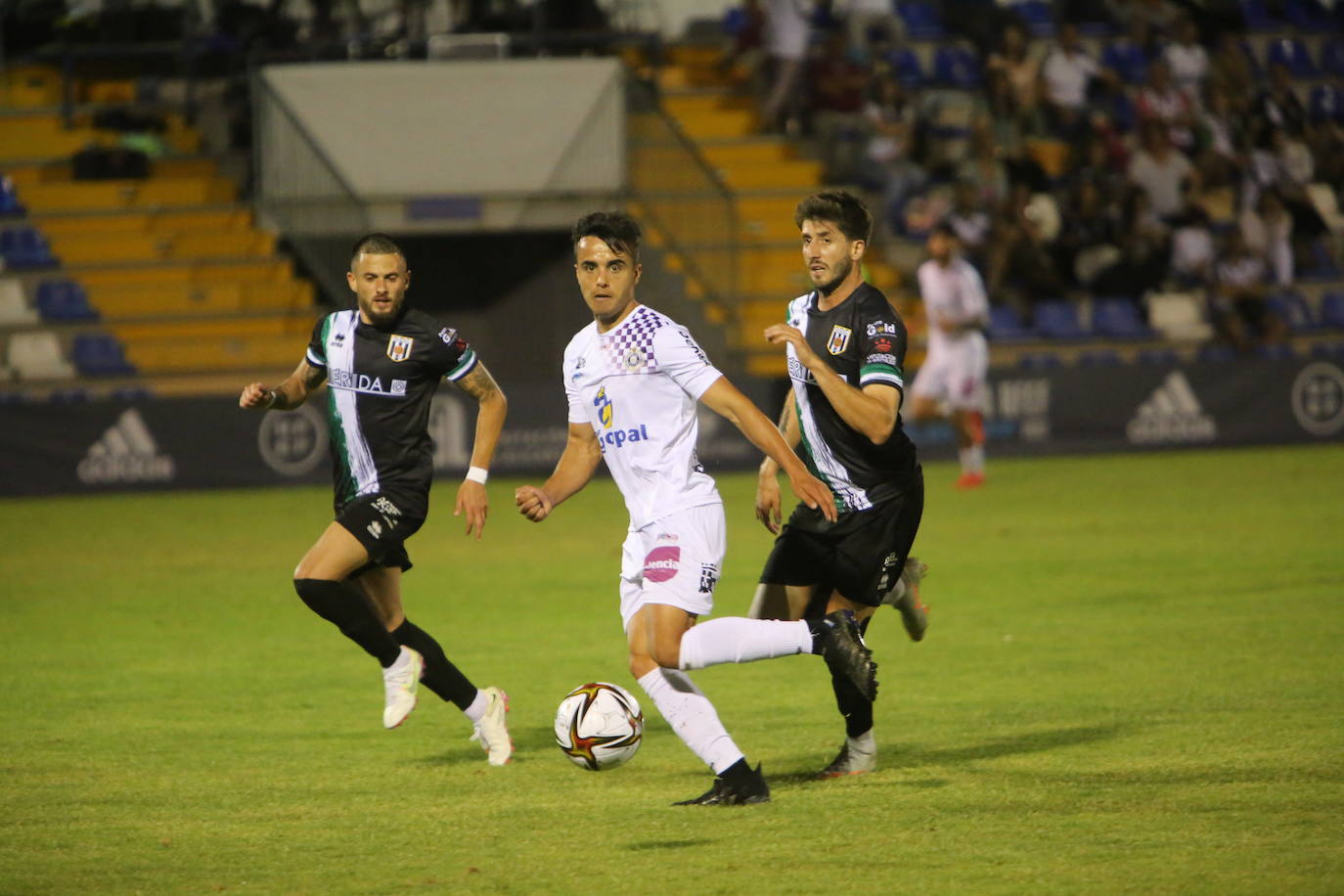 Fotos: Adiós al sueño del &#039;play off&#039; del Palencia Cristo