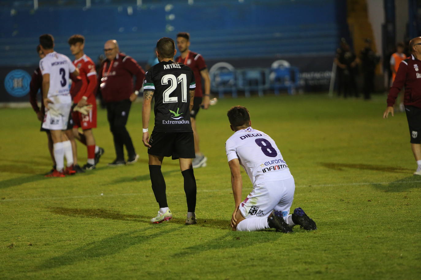 Fotos: Adiós al sueño del &#039;play off&#039; del Palencia Cristo