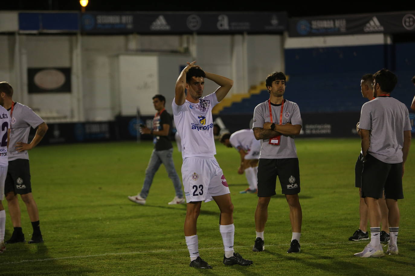 Fotos: Adiós al sueño del &#039;play off&#039; del Palencia Cristo