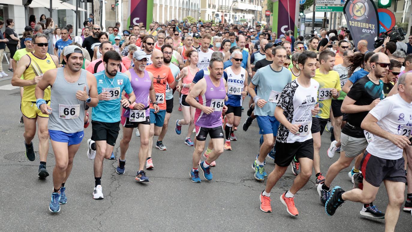 Fotos: La Carrera de La Antigua reúne a medio millar de atletas en Valladolid (2/3)