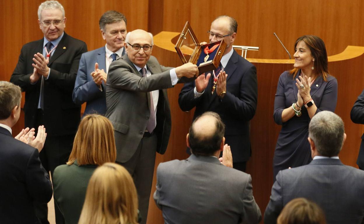 Juan Pérez, durante la entrega en las Cortes de la Medalla de Oro a Cermi Castilla y León el 25 de febrero de 2020. 