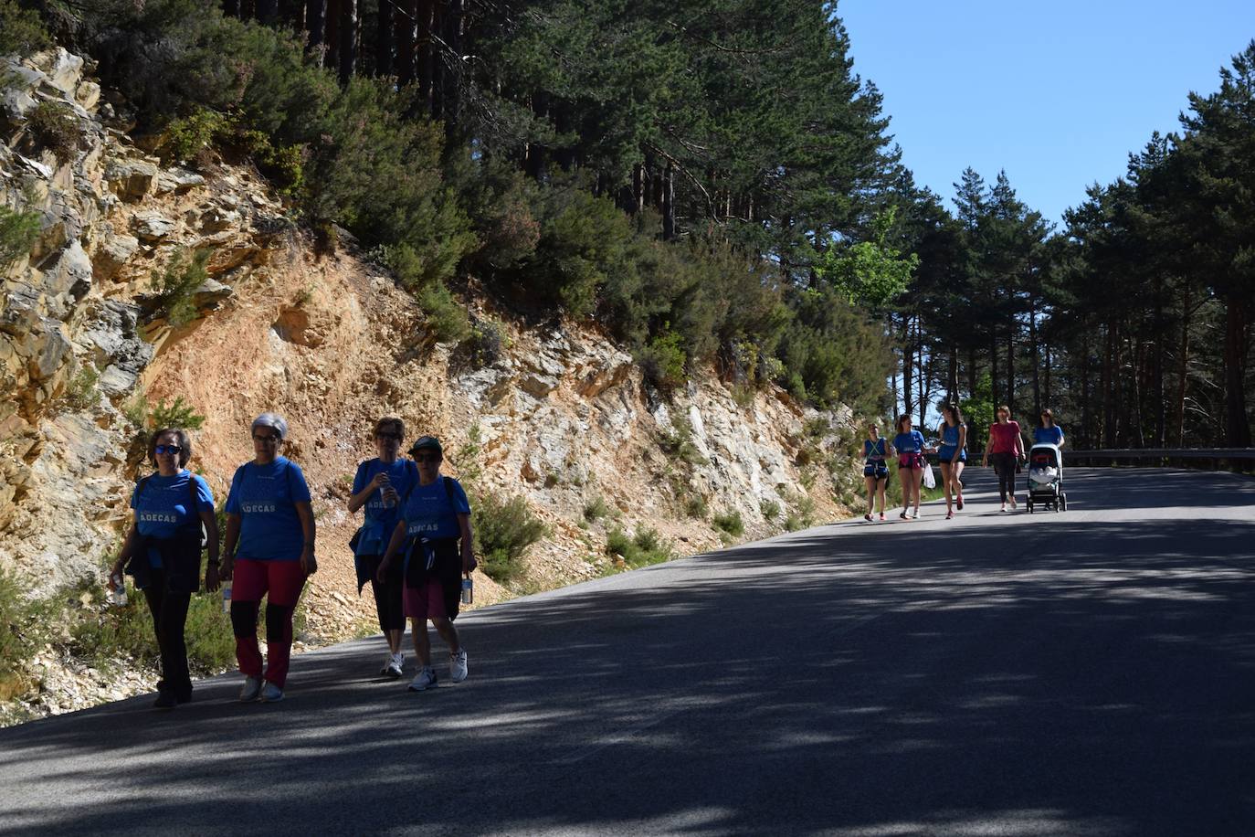 Fotos: Guardo recupera la participativa Marcha de Adecas