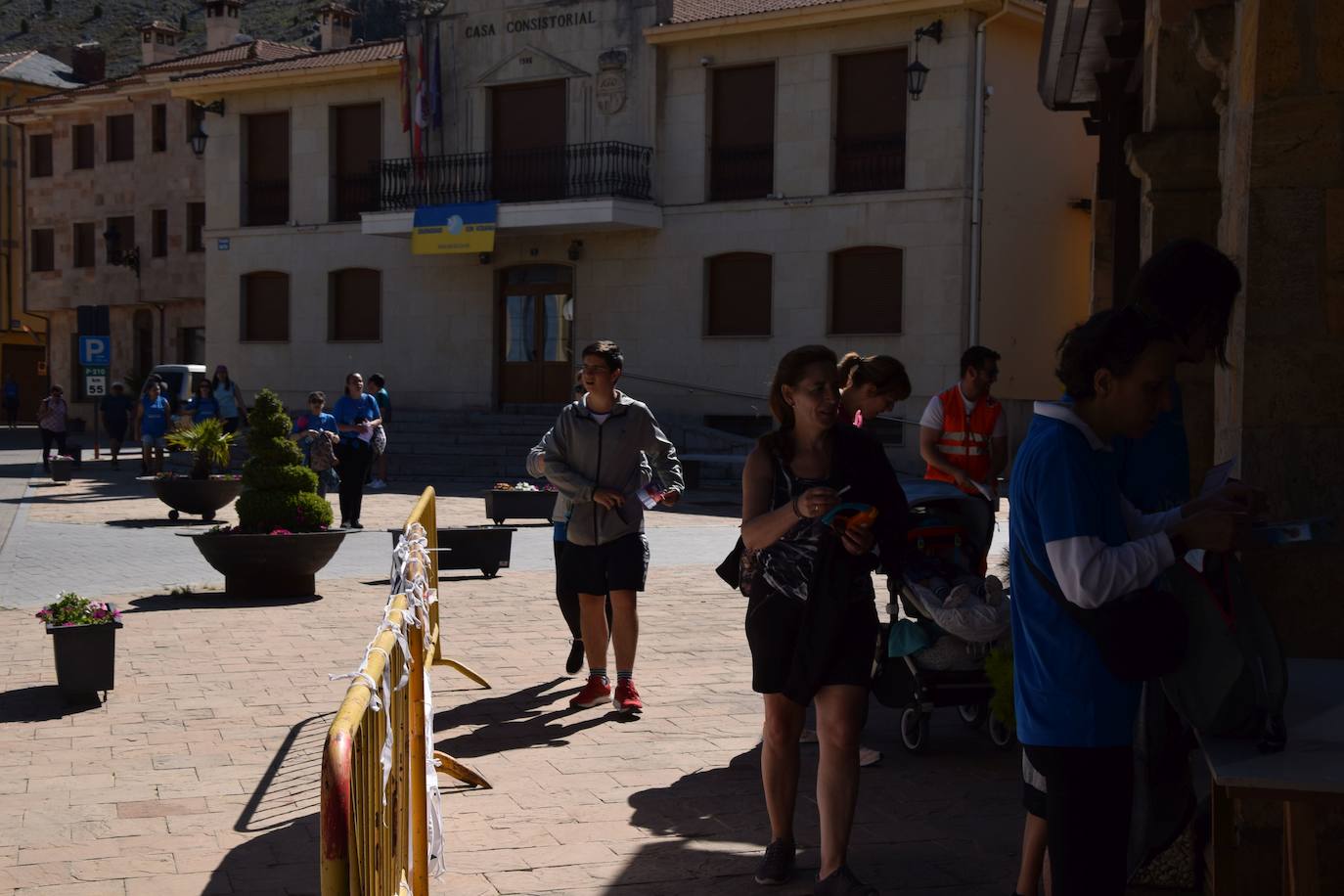 Fotos: Guardo recupera la participativa Marcha de Adecas
