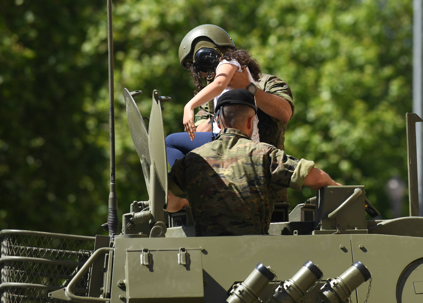 Fotos: Valladolid celebra el Día de las Fuerzas Armadas 2022