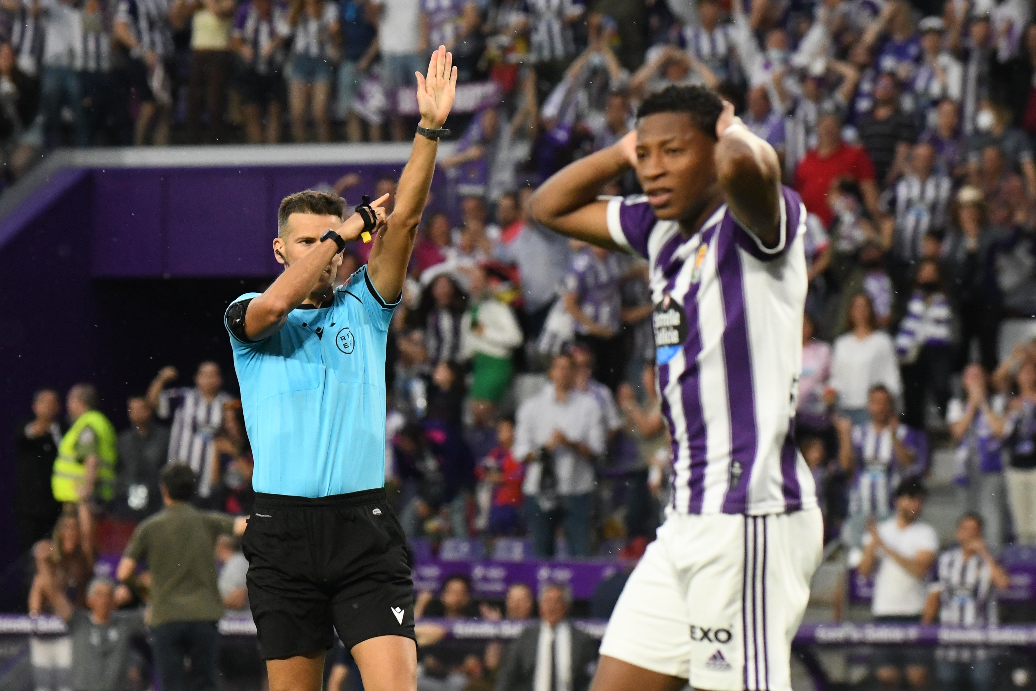 Real Valladolid 3-0 Huesca. 