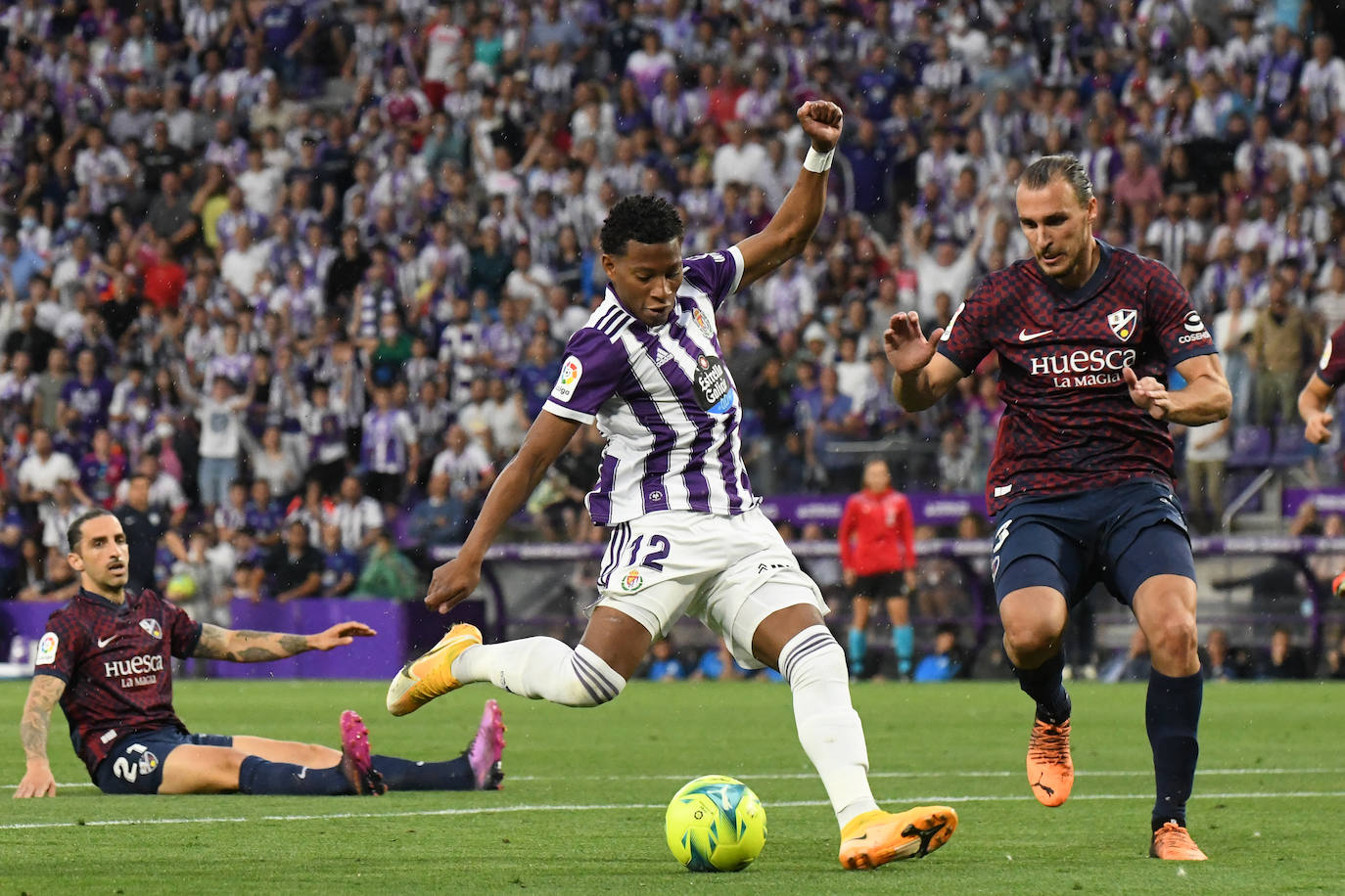 Real Valladolid 3-0 Huesca. 