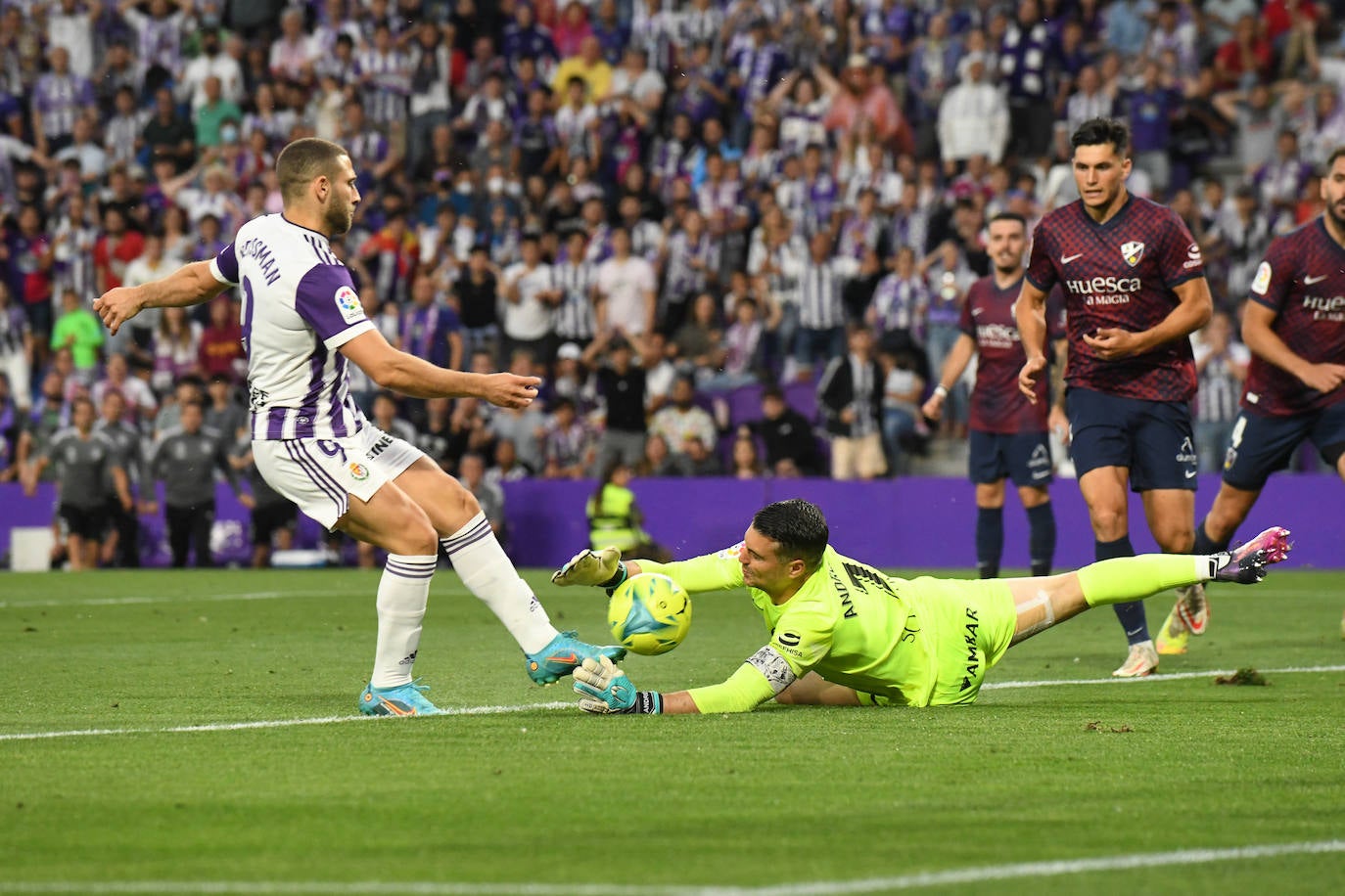 Real Valladolid 3-0 Huesca. 