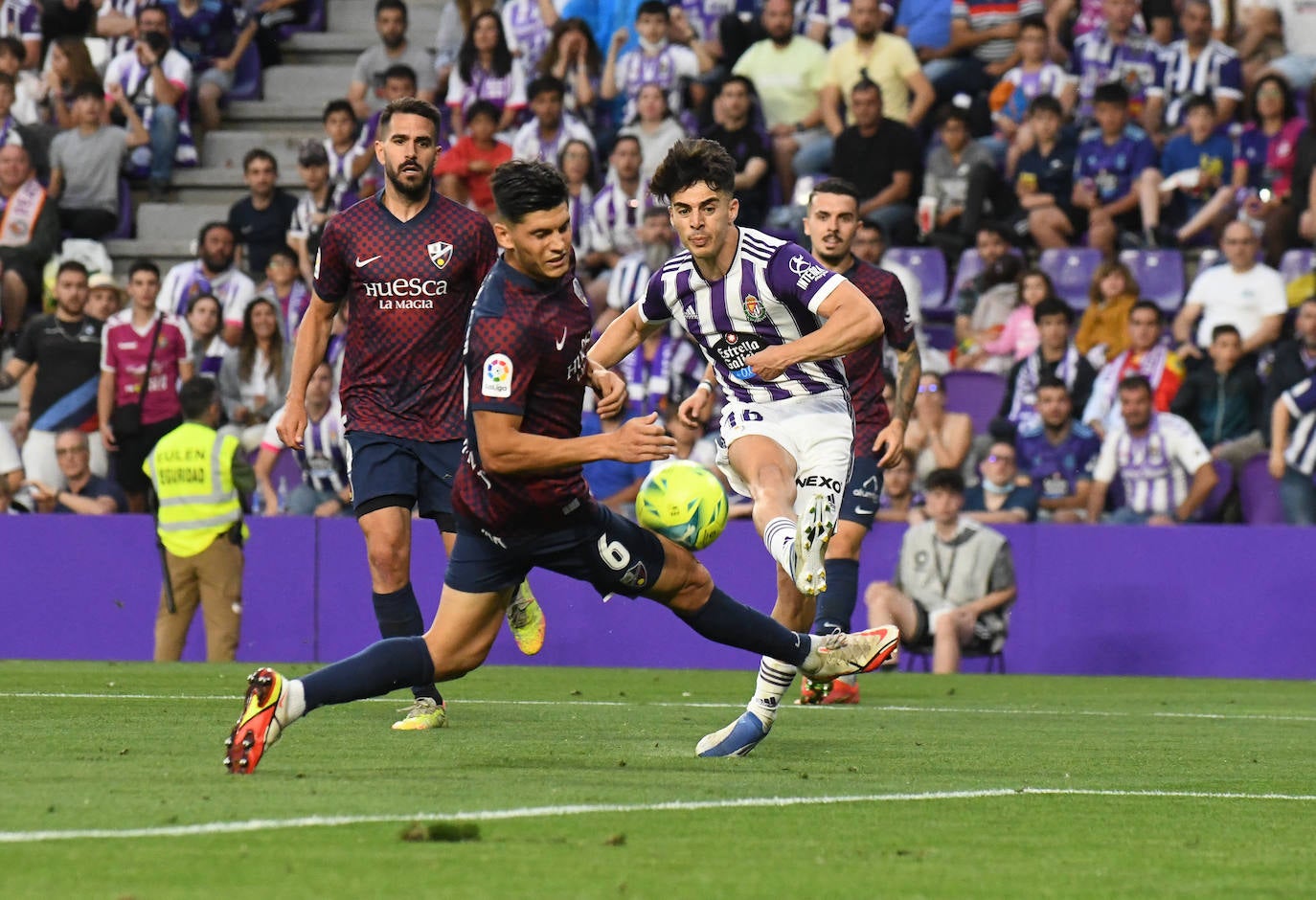 Real Valladolid 3-0 Huesca. 