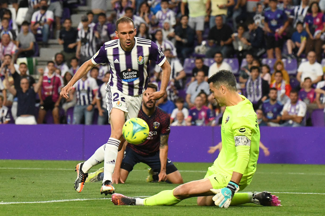 Real Valladolid 3-0 Huesca. 