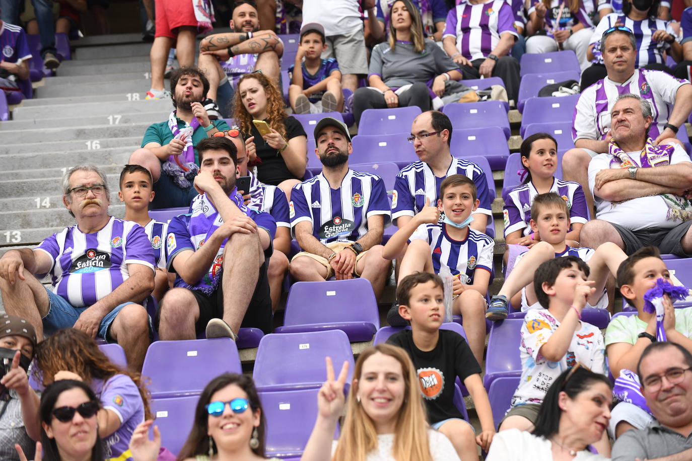 Fotos: Real Valladolid-Huesca. Búscate en la grada (4/8)