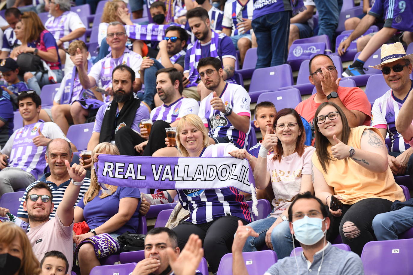 Fotos: Real Valladolid-Huesca. Búscate en la grada (4/8)