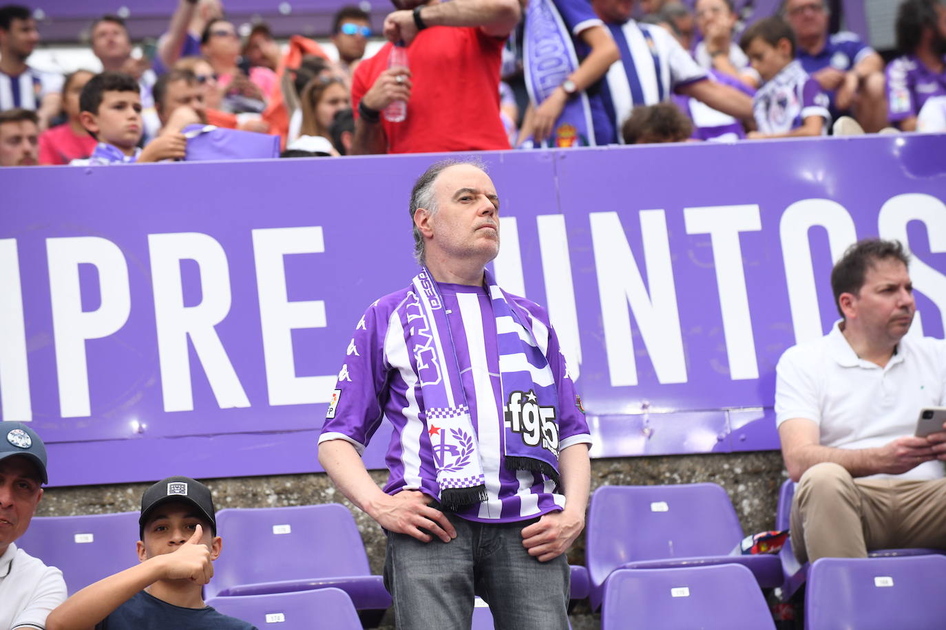 Fotos: Real Valladolid-Huesca. Búscate en la grada (5/8)