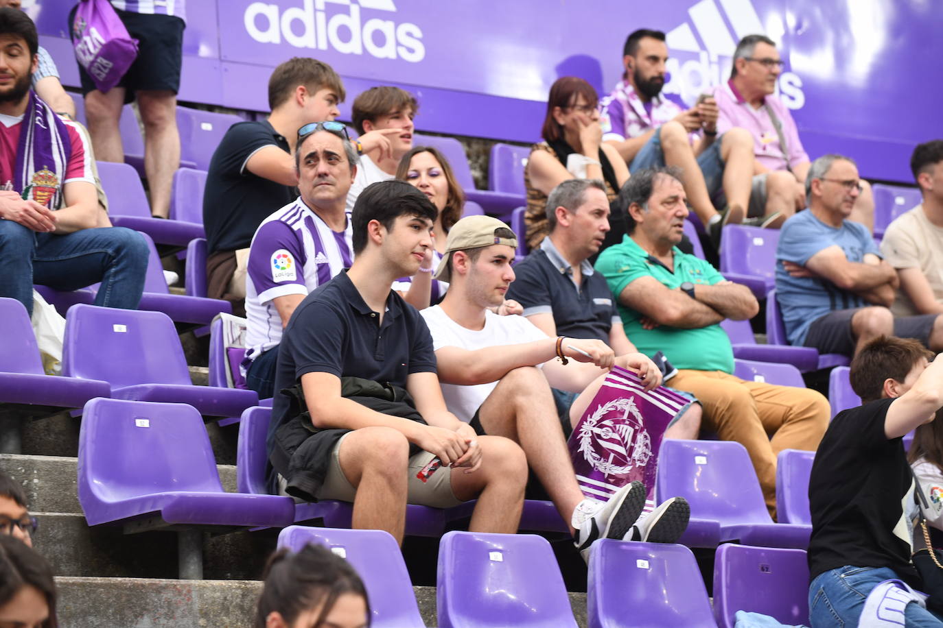 Fotos: Real Valladolid-Huesca. Búscate en la grada (5/8)