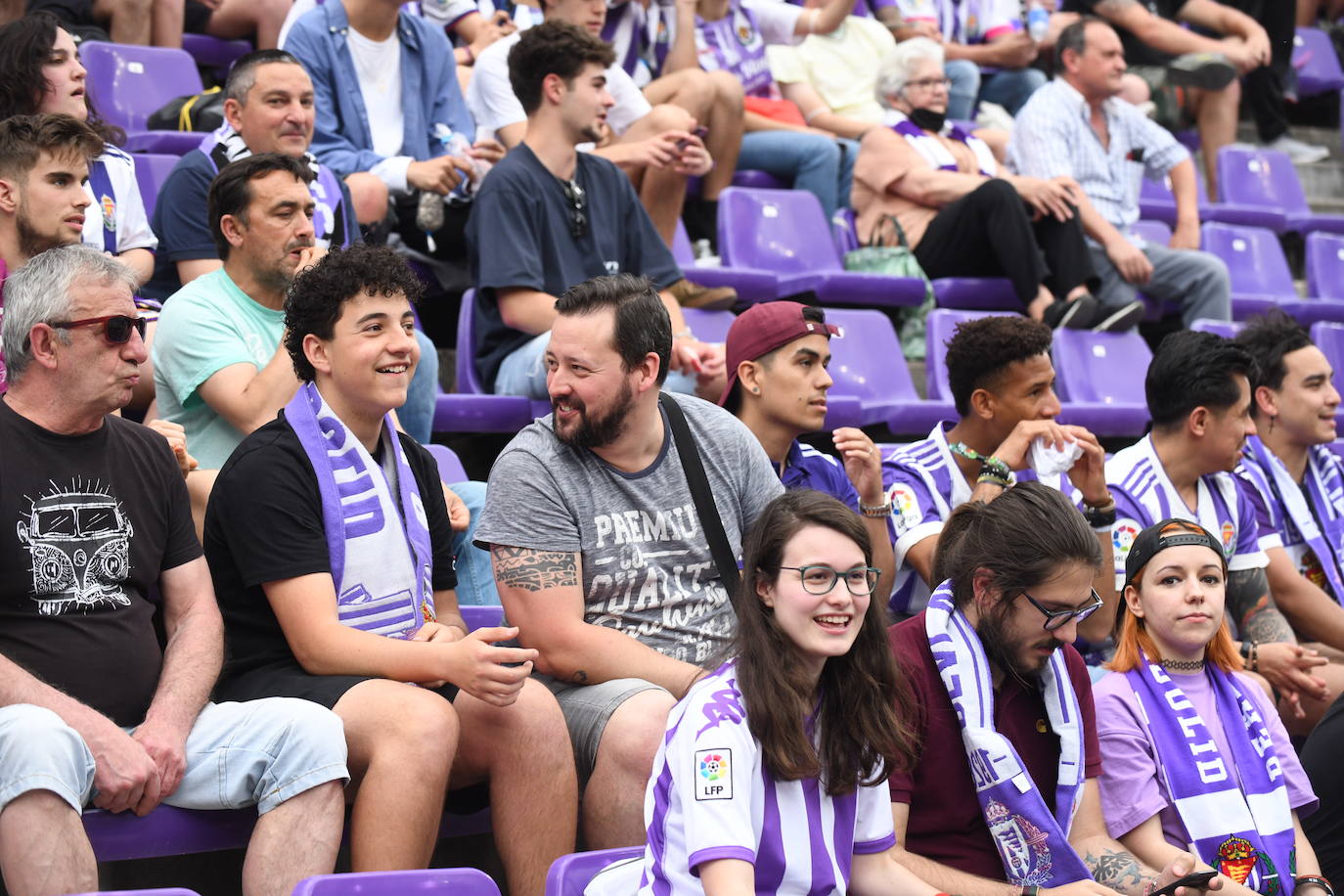 Fotos: Real Valladolid-Huesca. Búscate en la grada (5/8)