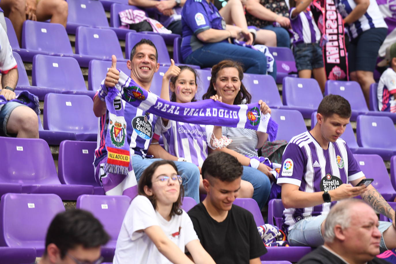 Fotos: Real Valladolid-Huesca. Búscate en la grada (1/8)