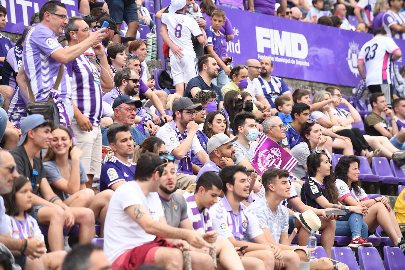 Fotos: Real Valladolid-Huesca. Búscate en la grada (5/8)