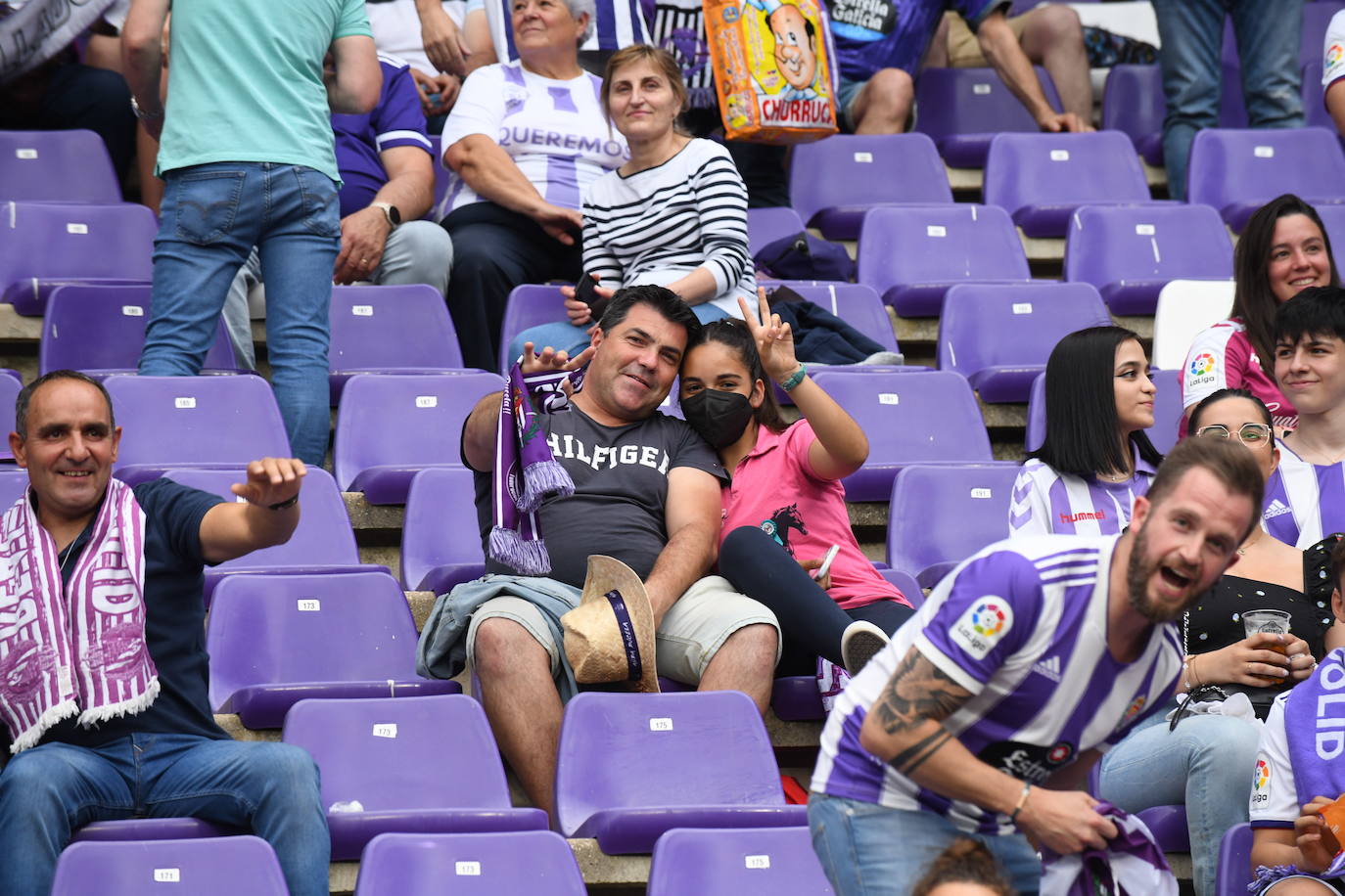 Fotos: Real Valladolid-Huesca. Búscate en la grada (6/8)