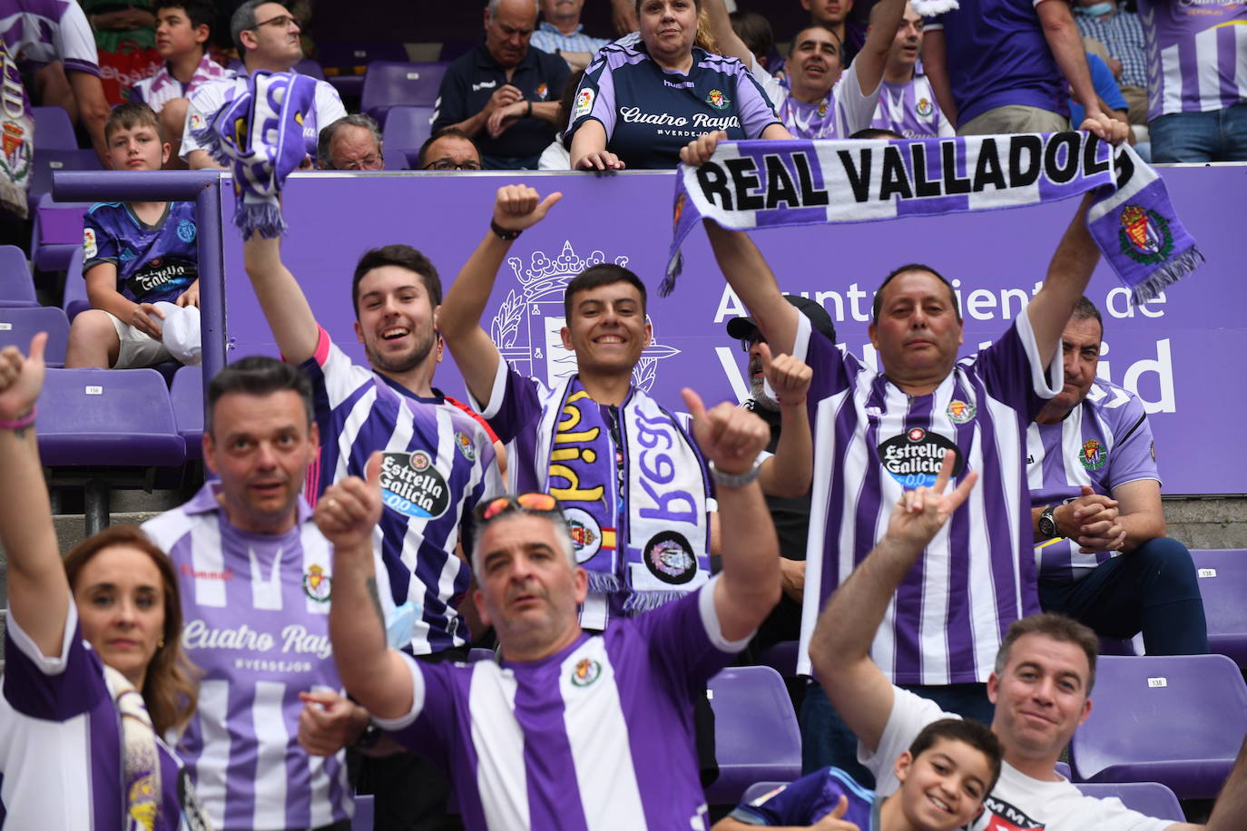 Fotos: Real Valladolid-Huesca. Búscate en la grada (6/8)