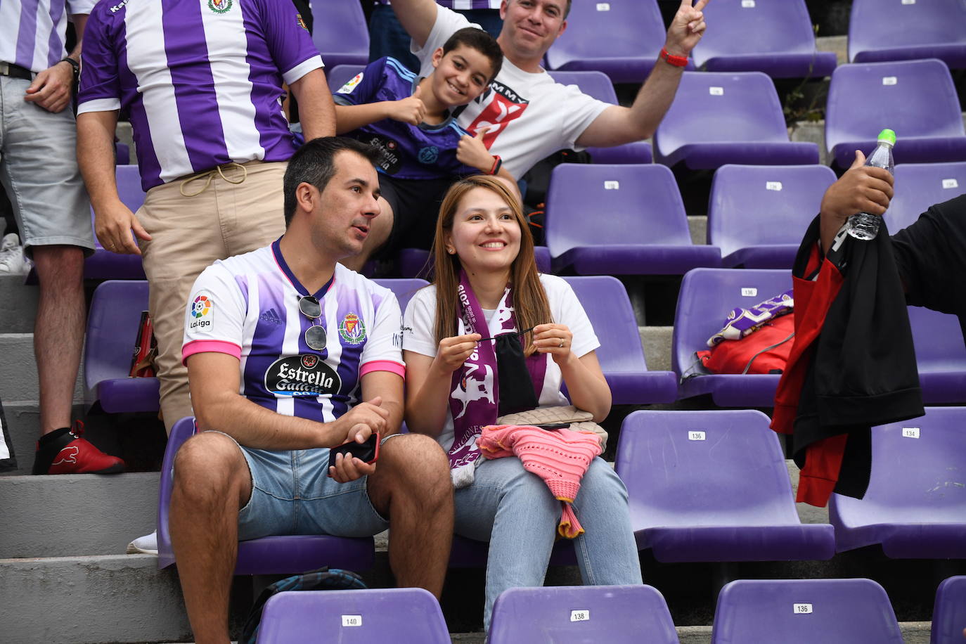 Fotos: Real Valladolid-Huesca. Búscate en la grada (6/8)