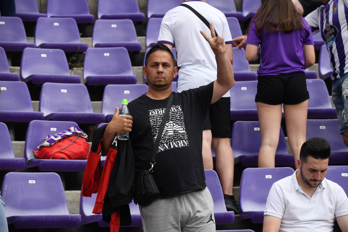 Fotos: Real Valladolid-Huesca. Búscate en la grada (6/8)