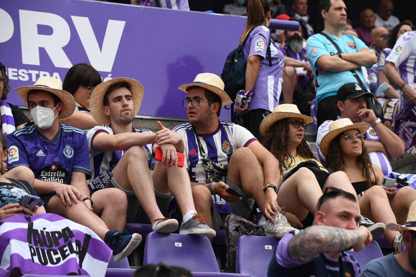 Fotos: Real Valladolid-Huesca. Búscate en la grada (7/8)