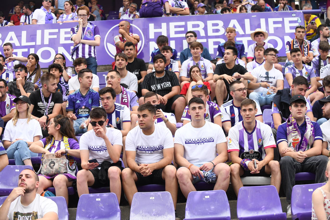 Fotos: Real Valladolid-Huesca. Búscate en la grada (7/8)