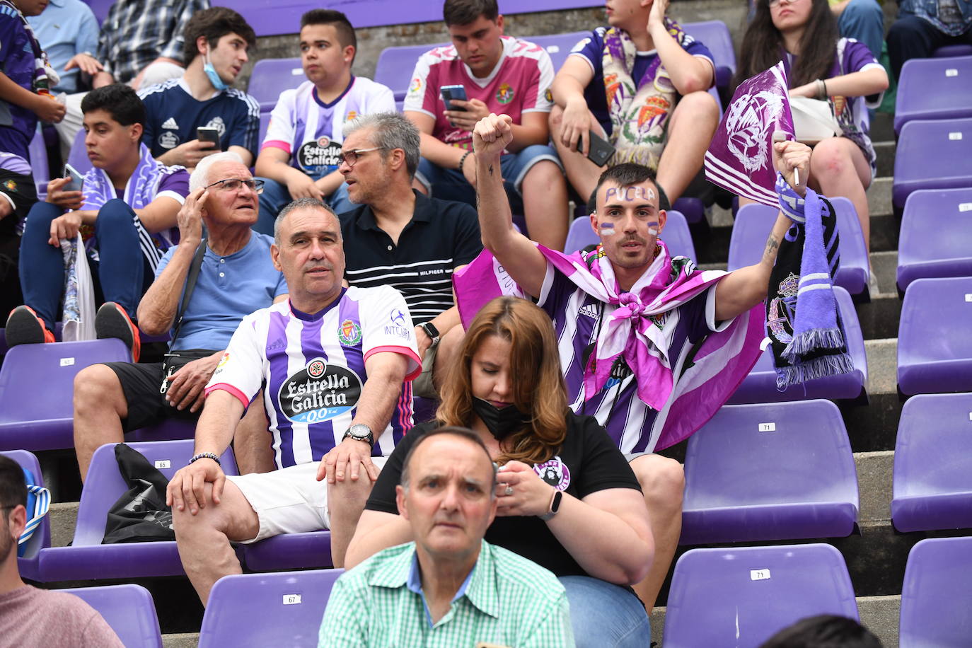 Fotos: Real Valladolid-Huesca. Búscate en la grada (7/8)