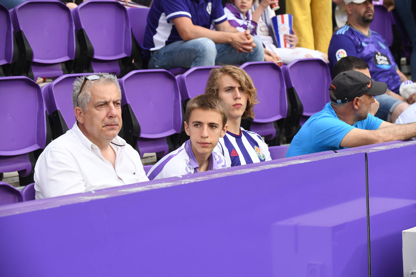 Fotos: Real Valladolid-Huesca. Búscate en la grada (1/8)