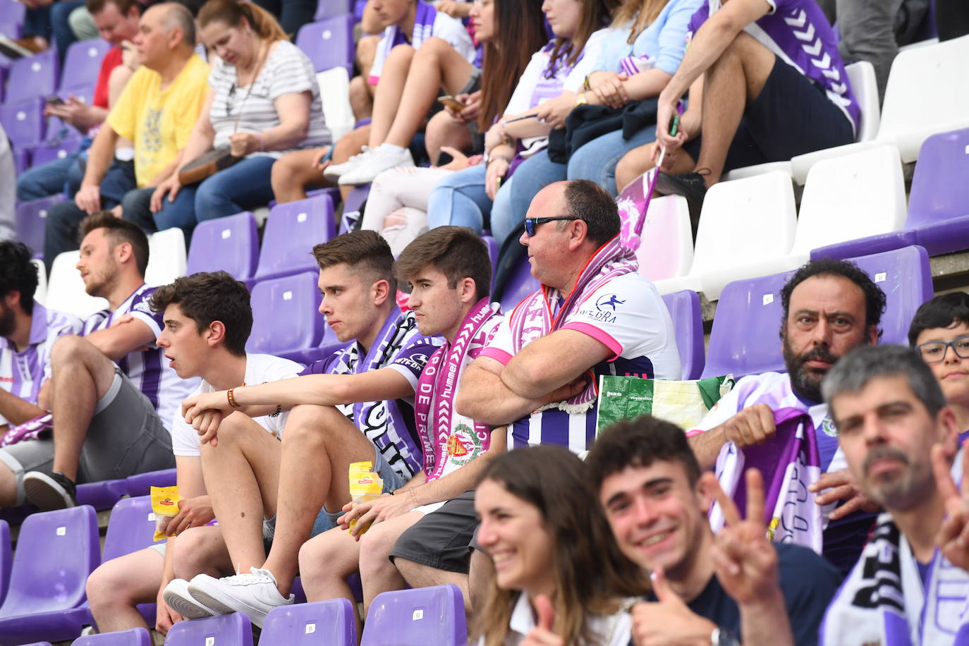 Fotos: Real Valladolid-Huesca. Búscate en la grada (1/8)