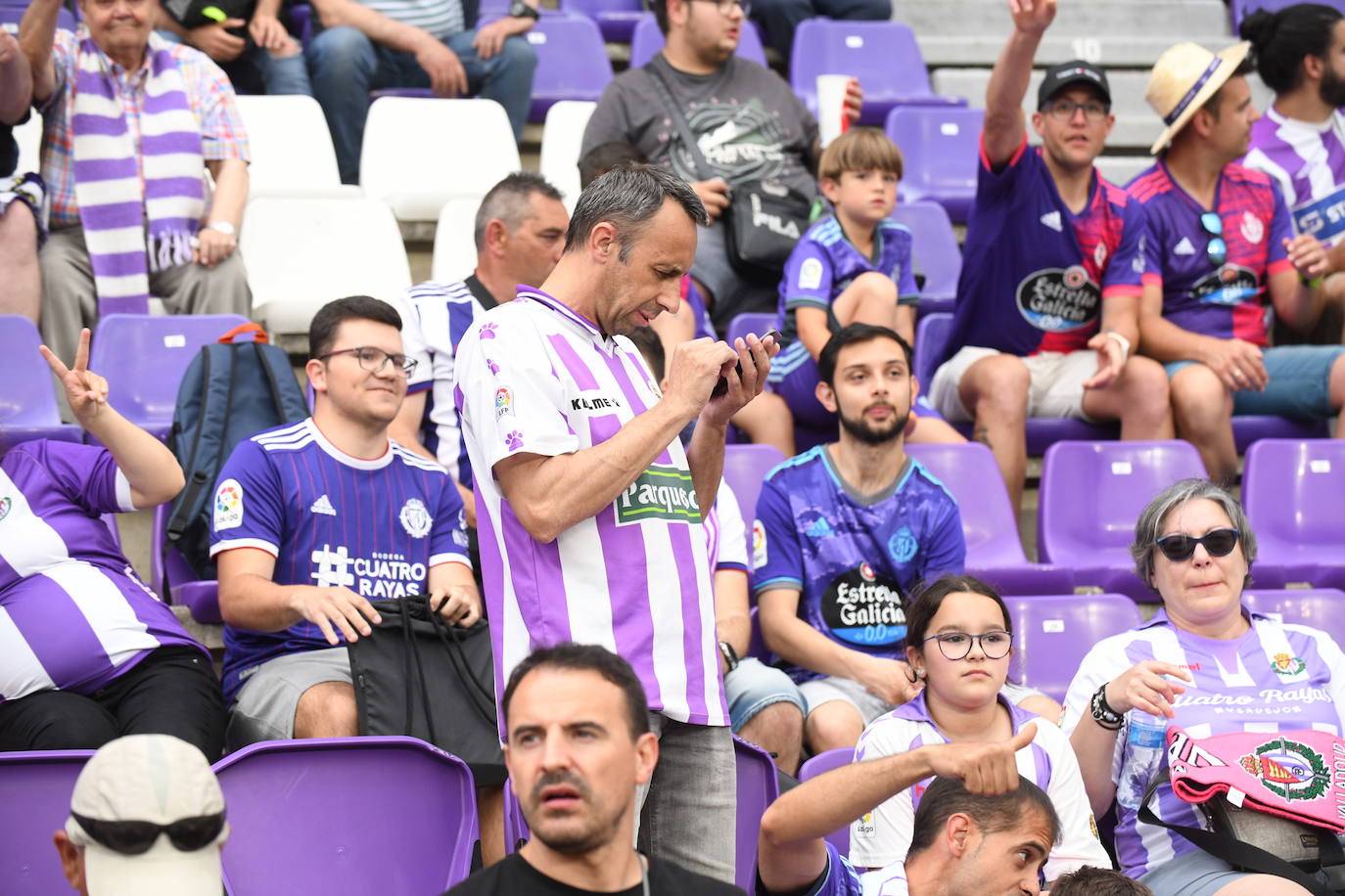 Fotos: Real Valladolid-Huesca. Búscate en la grada (1/8)