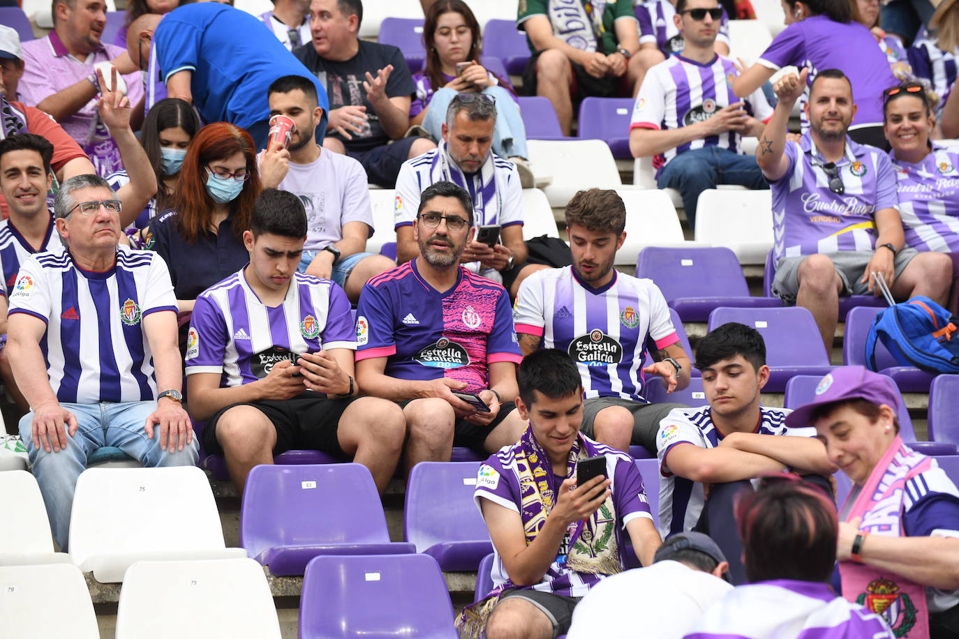 Fotos: Real Valladolid-Huesca. Búscate en la grada (3/8)