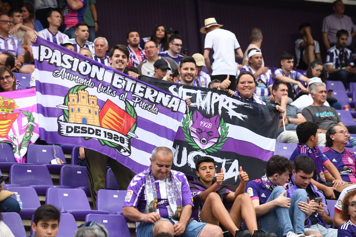 Fotos: Real Valladolid-Huesca. Búscate en la grada (3/8)