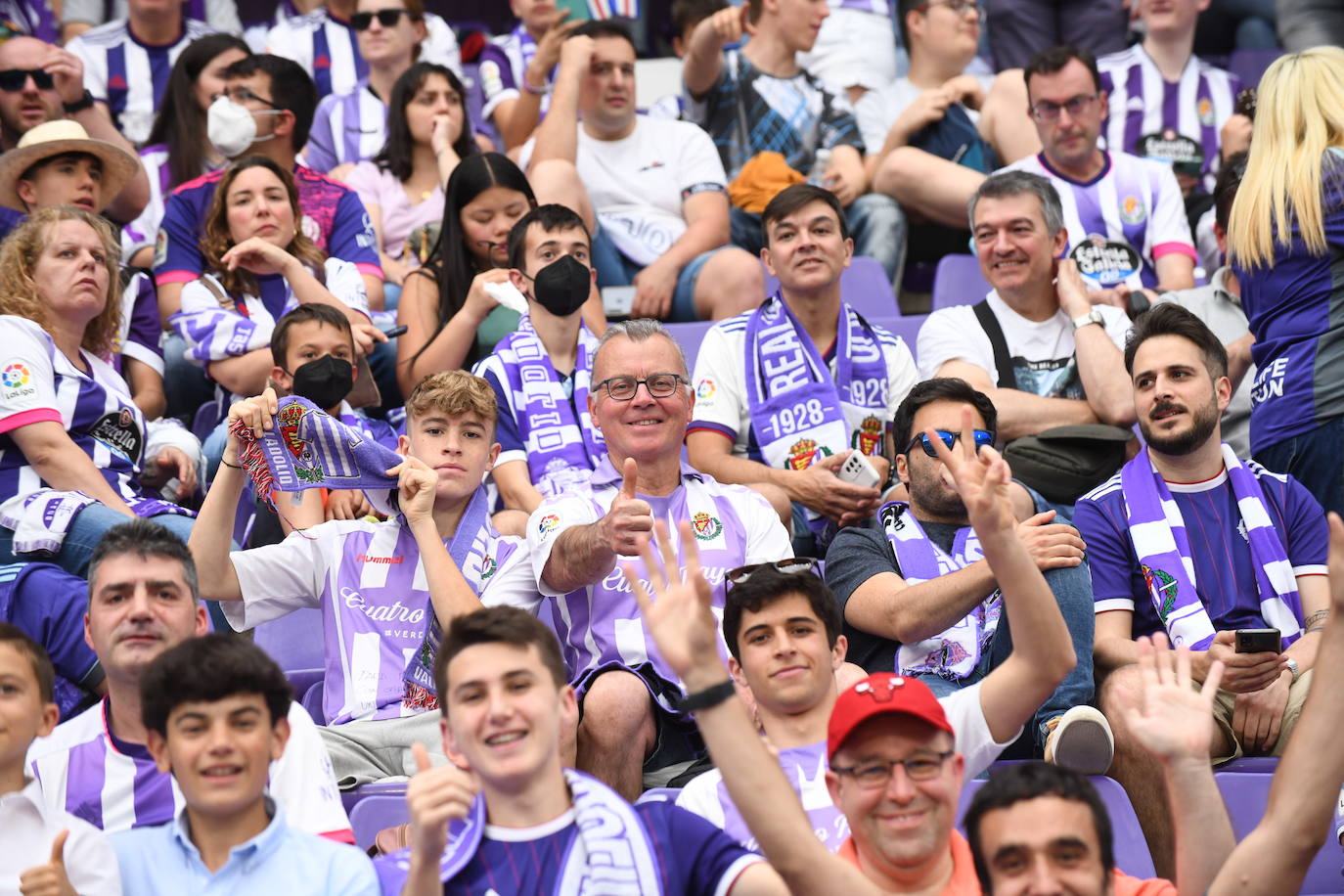 Fotos: Real Valladolid-Huesca. Búscate en la grada (3/8)